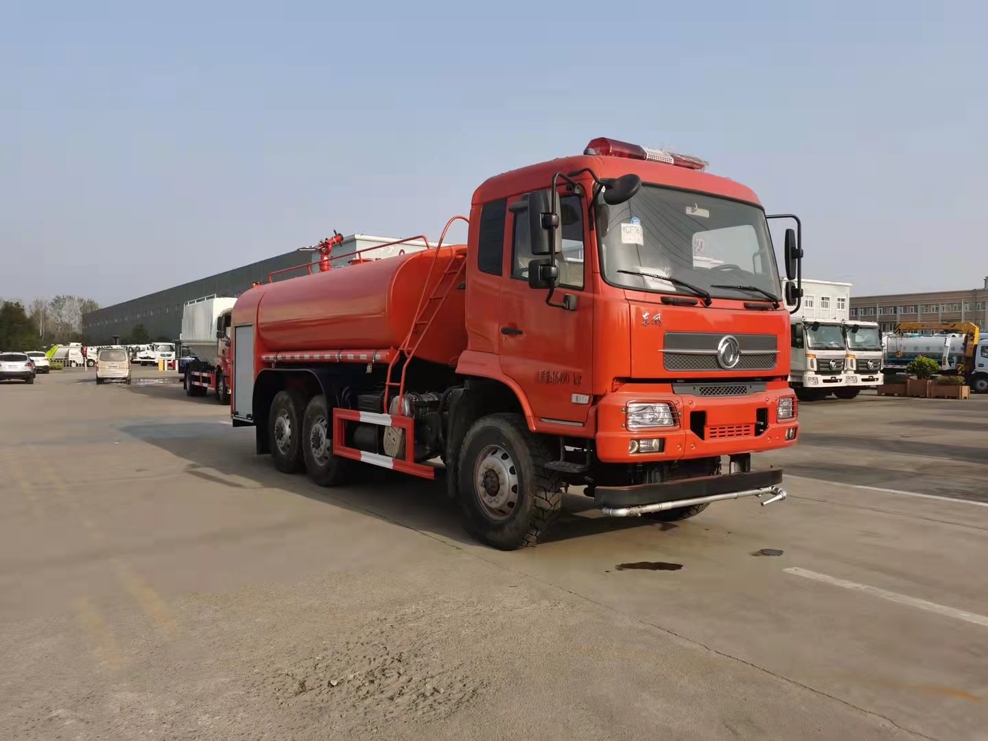 6驅(qū)消防水罐車